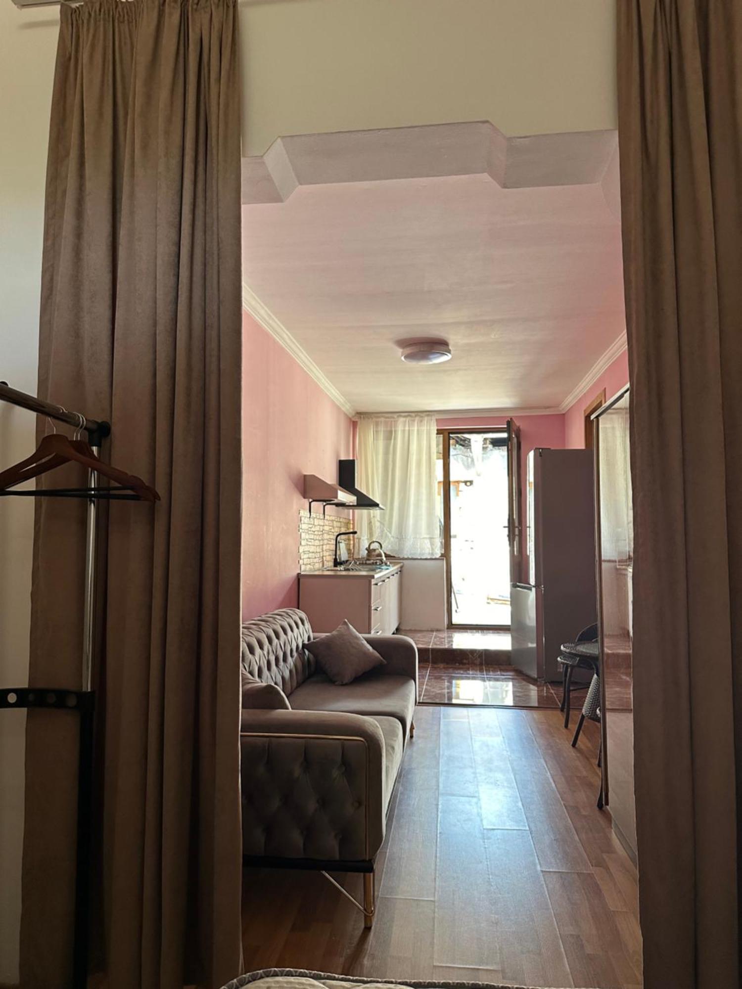 Guest House Nana Borjomi Exterior photo